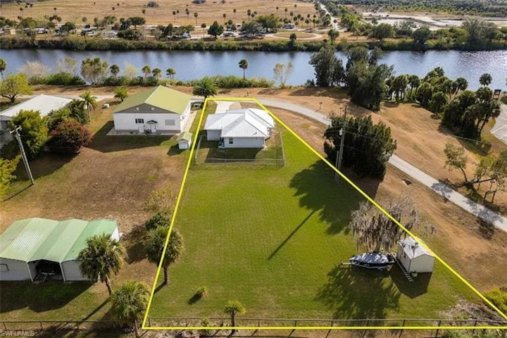 Fantastic river views without the price!