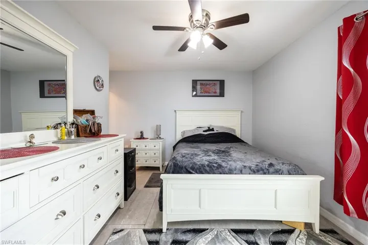 Bedroom with ceiling fan