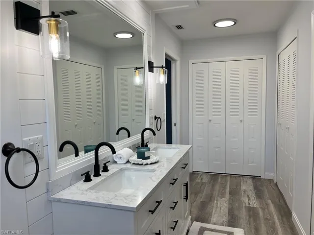 7084 E Brandywine Cir, Fort Myers, Florida 33919