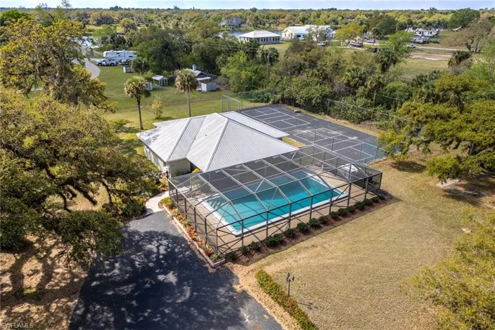 Clubhouse & Pool