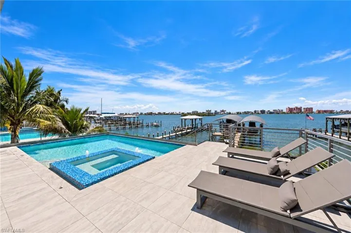 841 San Carlos Dr, Fort Myers Beach, Florida 33931