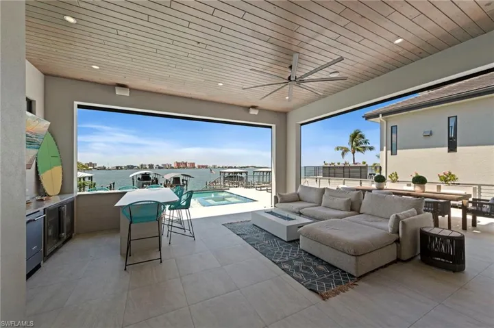841 San Carlos Dr, Fort Myers Beach, Florida 33931