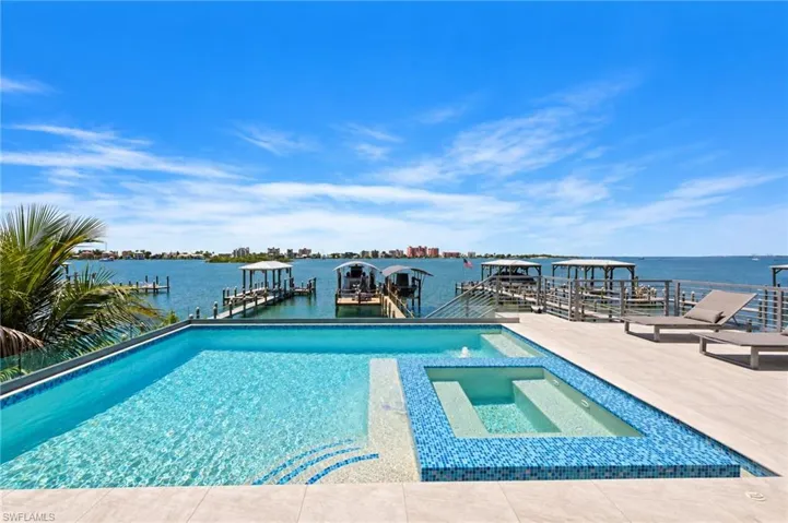 841 San Carlos Dr, Fort Myers Beach, Florida 33931