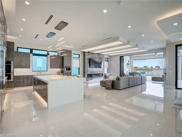 841 San Carlos Dr, Fort Myers Beach, Florida 33931