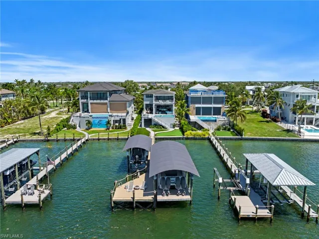 841 San Carlos Dr, Fort Myers Beach, Florida 33931