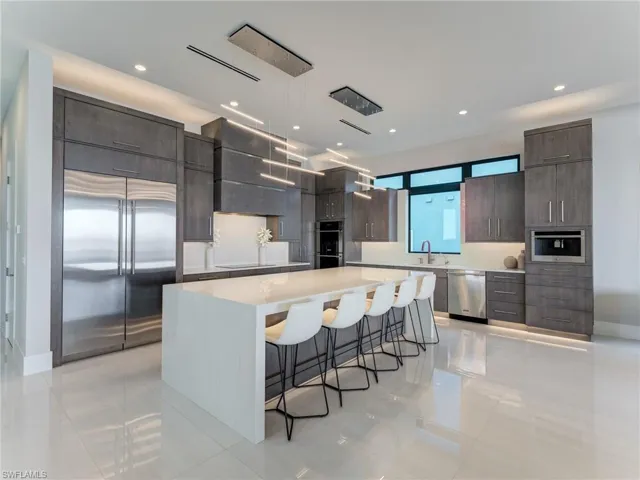 841 San Carlos Dr, Fort Myers Beach, Florida 33931