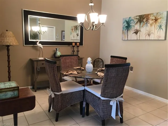 Kitchen Breakfast Bar