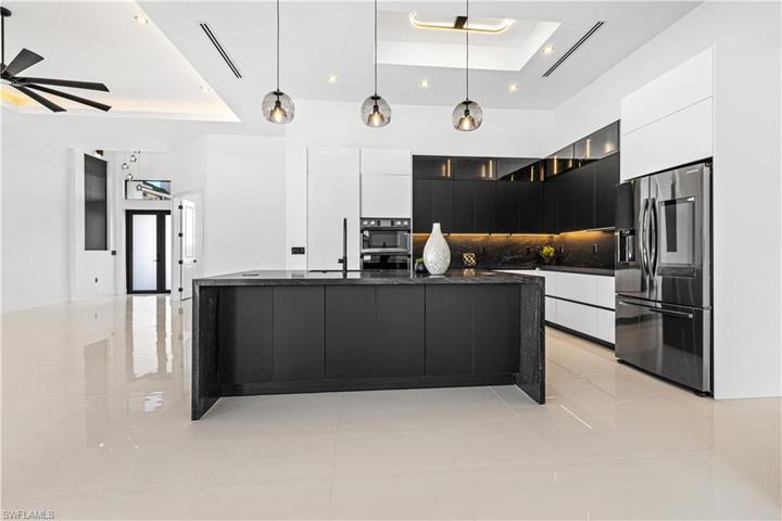 Kitchen Island with Seating Area & Two Wireless Charging Pads