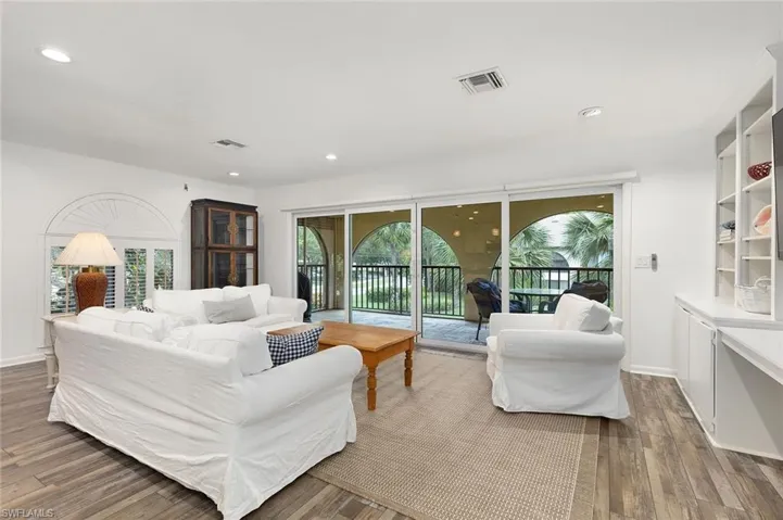 3360  10th N ST, Naples, FL 34103