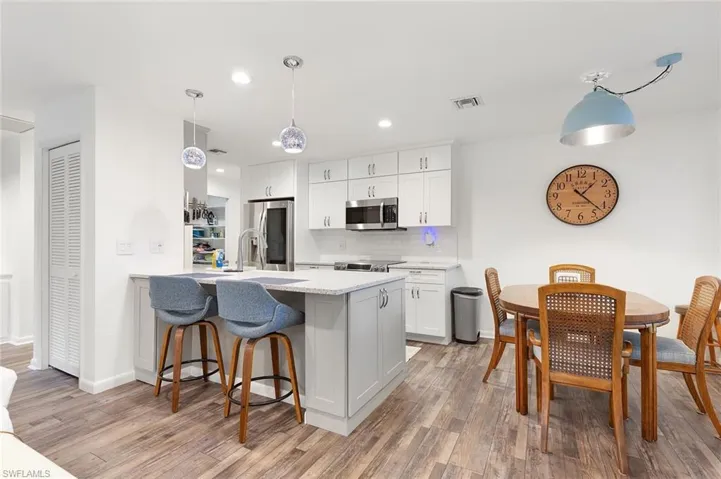 3360  10th N ST, Naples, FL 34103