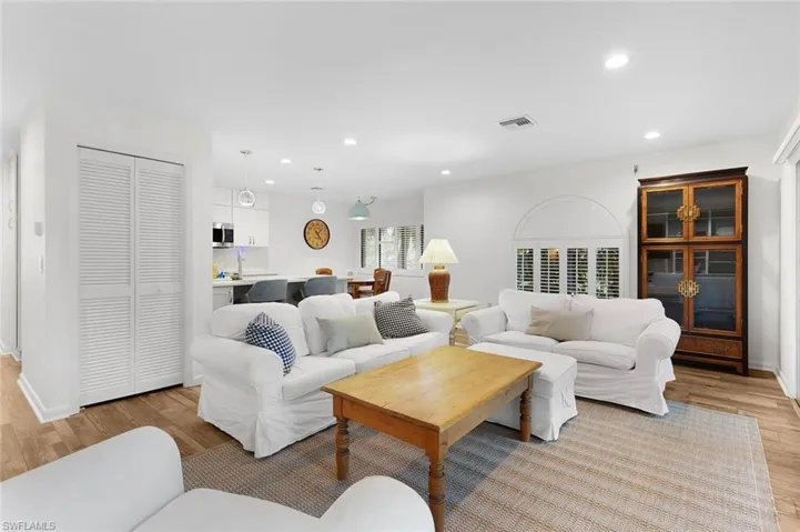 3360  10th N ST, Naples, FL 34103