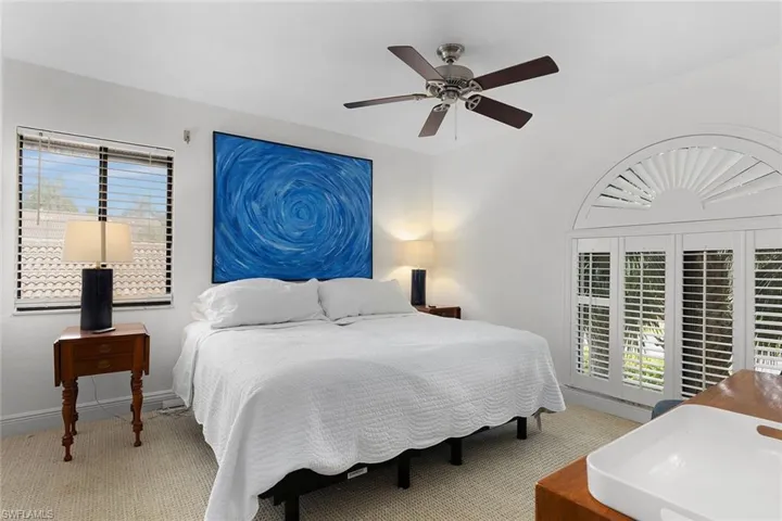 3360  10th N ST, Naples, FL 34103