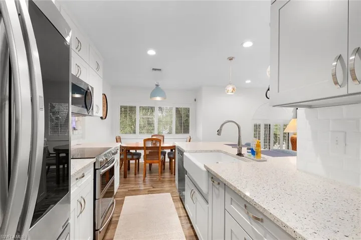 3360  10th N ST, Naples, FL 34103
