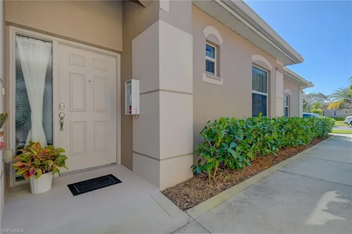 8116  Sanctuary  DR, Naples, FL 34104