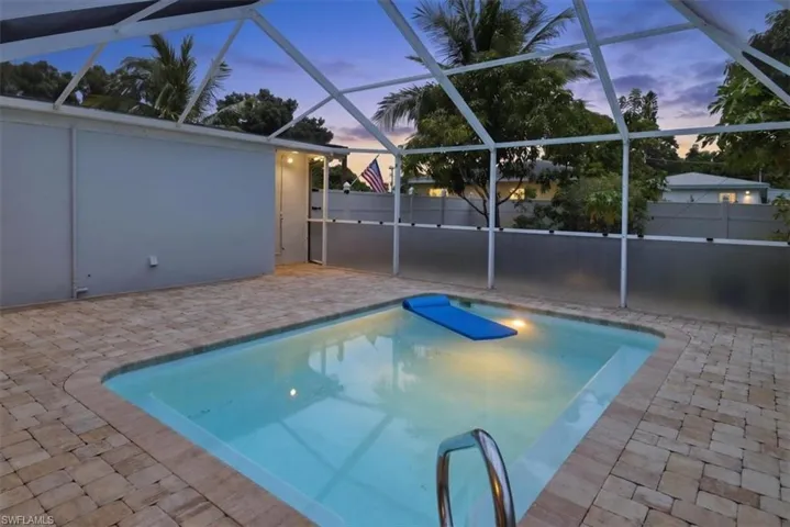 1821 Winkler Ave, Fort Myers, Florida 33901
