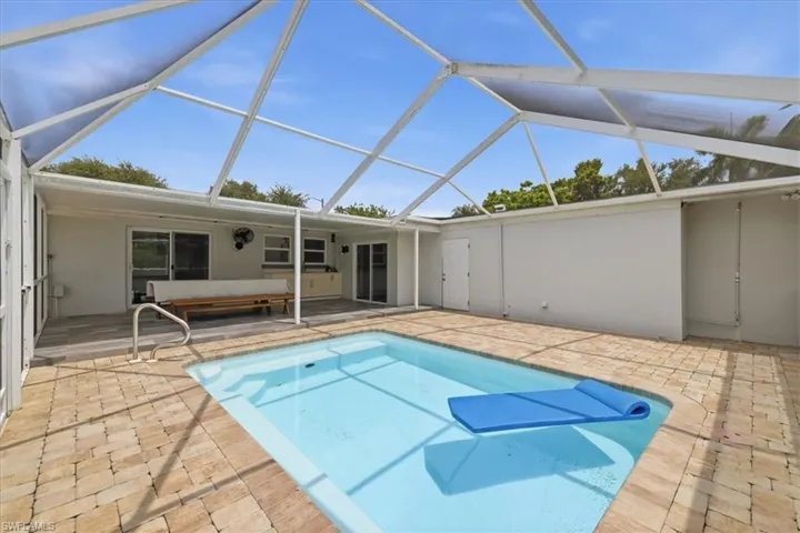 1821 Winkler Ave, Fort Myers, Florida 33901