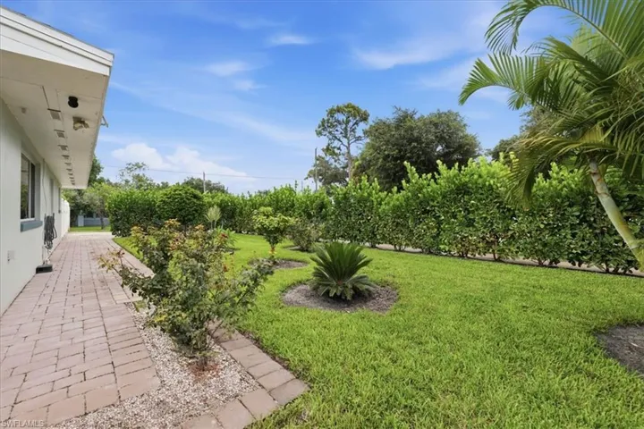 1821 Winkler Ave, Fort Myers, Florida 33901