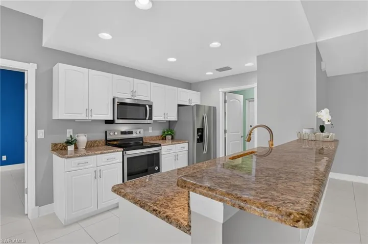 5111 Atlantic Ct 106, Cape Coral, Florida 33904