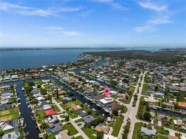 5305 Bayshore Ave, Cape Coral, Florida 33904
