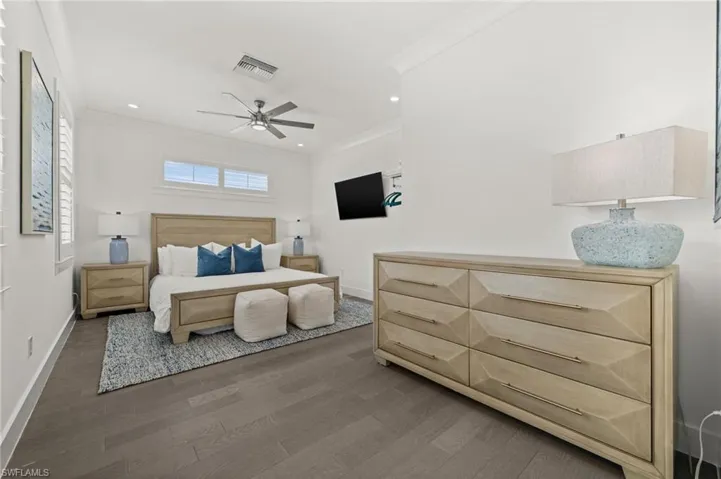 Upstairs bedroom 2