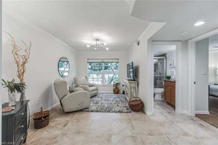 5633 Turtle Bay Dr 37, Naples, Florida 34108