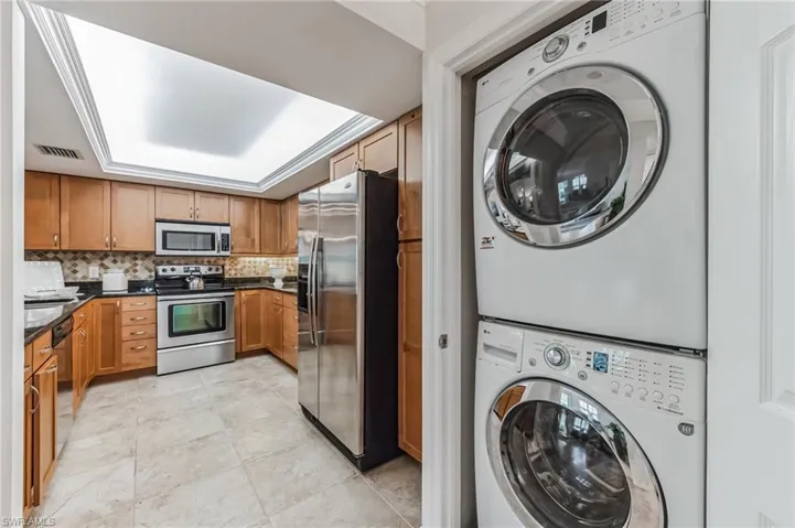 5633 Turtle Bay Dr 37, Naples, Florida 34108