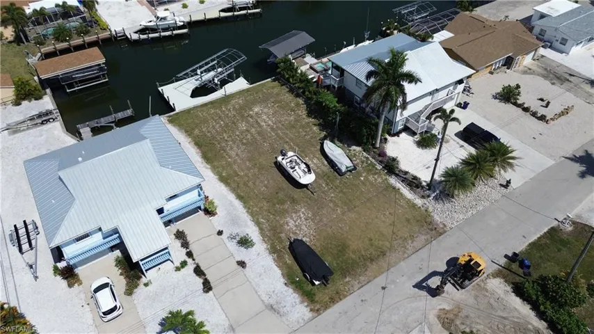 2480 Sycamore St, Other, Florida 33956