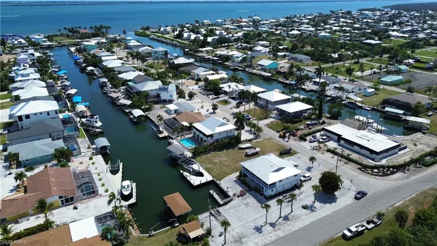 2480 Sycamore St, Other, Florida 33956