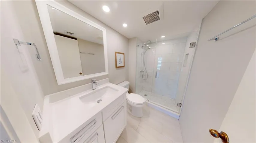 53 High Point Cir W # 203, Naples Fl 34103