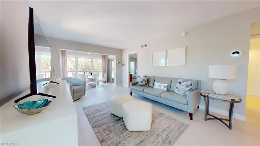53 High Point Cir W # 203, Naples Fl 34103