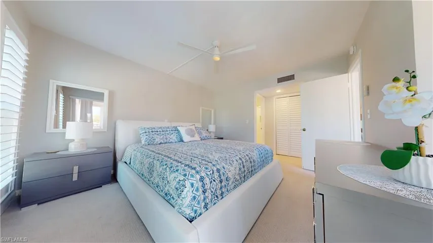 53 High Point Cir W # 203, Naples Fl 34103