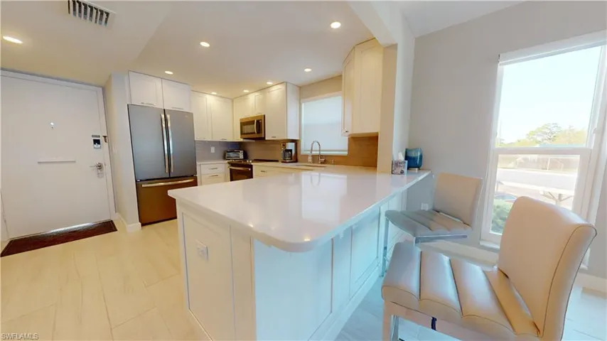 53 High Point Cir W # 203, Naples Fl 34103