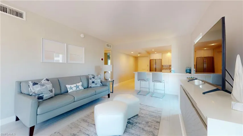 53 High Point Cir W # 203, Naples Fl 34103