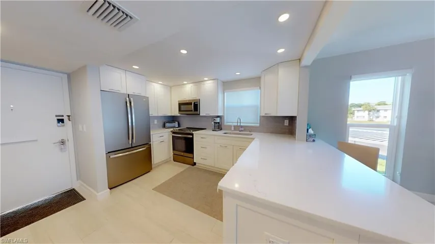 53 High Point Cir W # 203, Naples Fl 34103