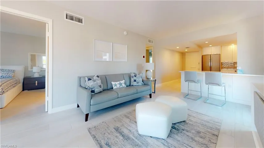53 High Point Cir W # 203, Naples Fl 34103