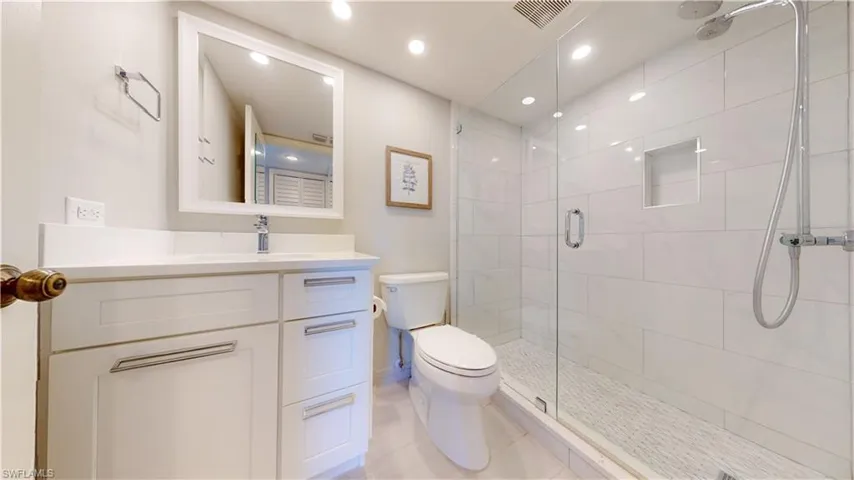 53 High Point Cir W # 203, Naples Fl 34103