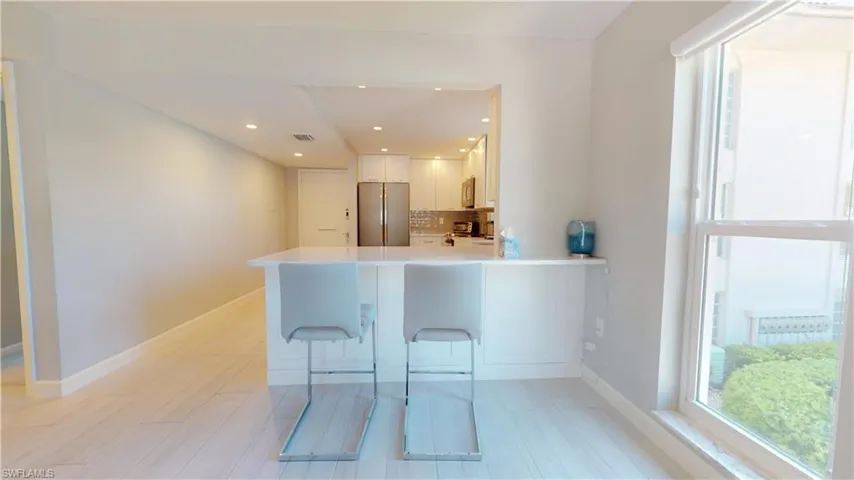 53 High Point Cir W # 203, Naples Fl 34103