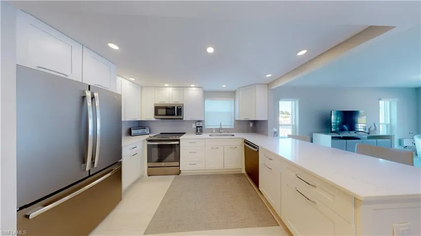 53 High Point Cir W # 203, Naples Fl 34103