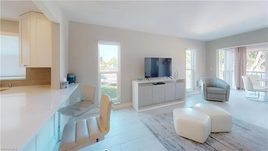 53 High Point Cir W # 203, Naples Fl 34103