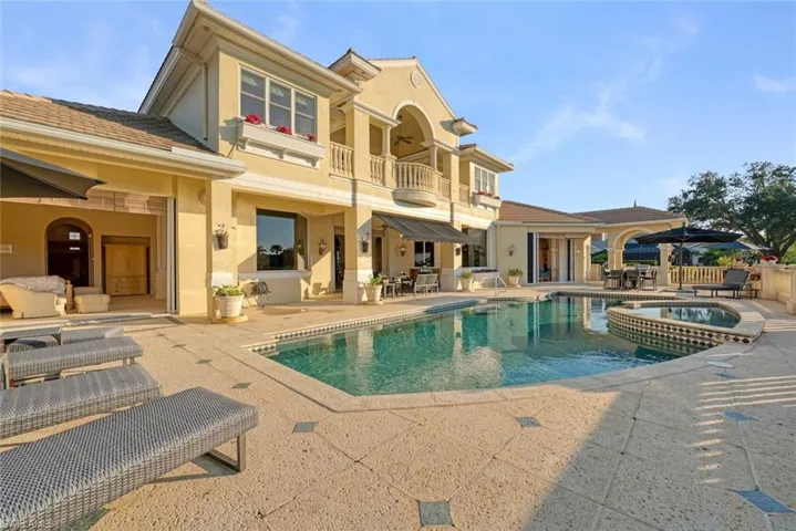 15780  Kilmarnock  DR, Fort Myers, FL 33912