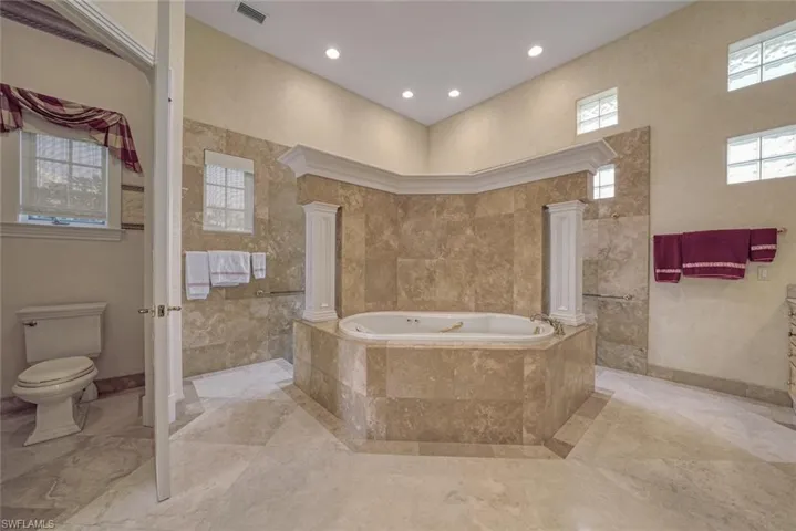 15780  Kilmarnock  DR, Fort Myers, FL 33912