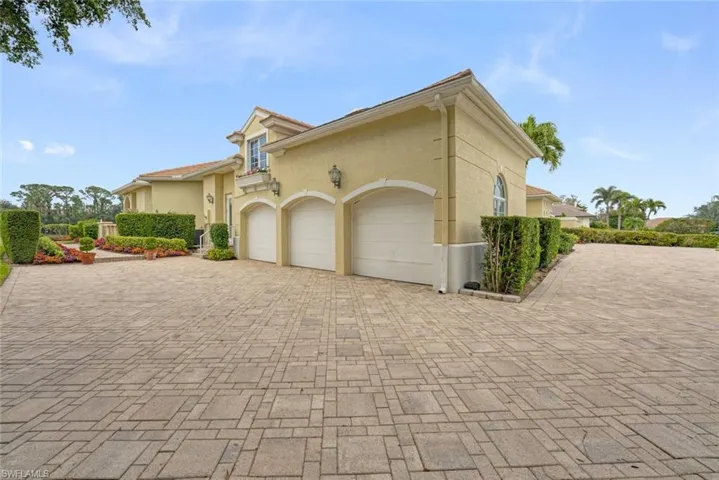 15780  Kilmarnock  DR, Fort Myers, FL 33912