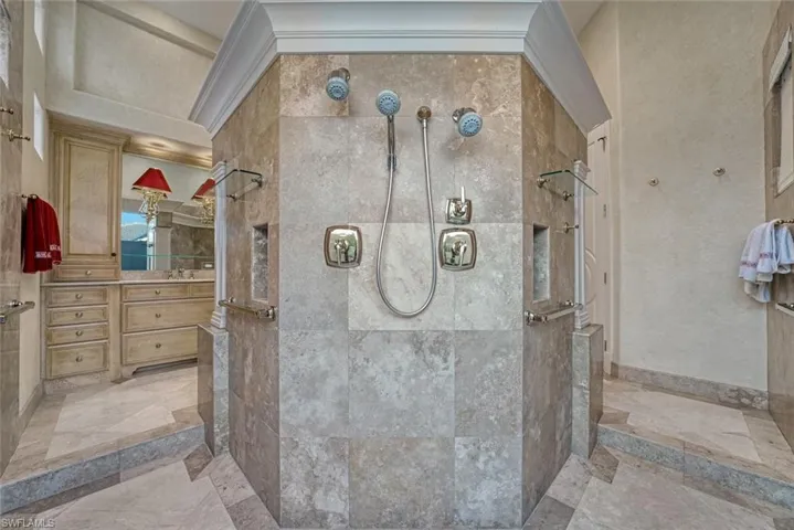 15780  Kilmarnock  DR, Fort Myers, FL 33912