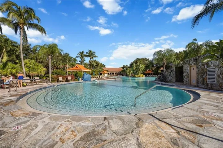 2300  Hidden Lake  DR, Naples, FL 34112