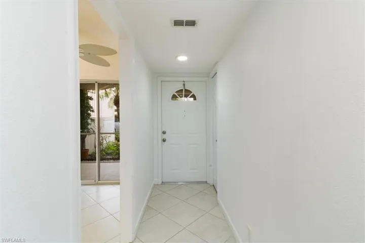 2300  Hidden Lake  DR, Naples, FL 34112