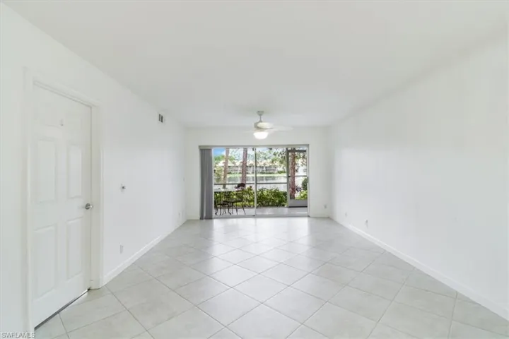2300  Hidden Lake  DR, Naples, FL 34112