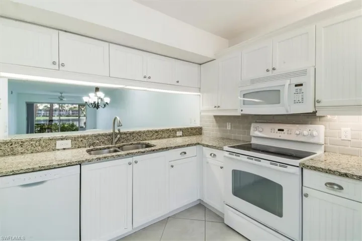 2300  Hidden Lake  DR, Naples, FL 34112