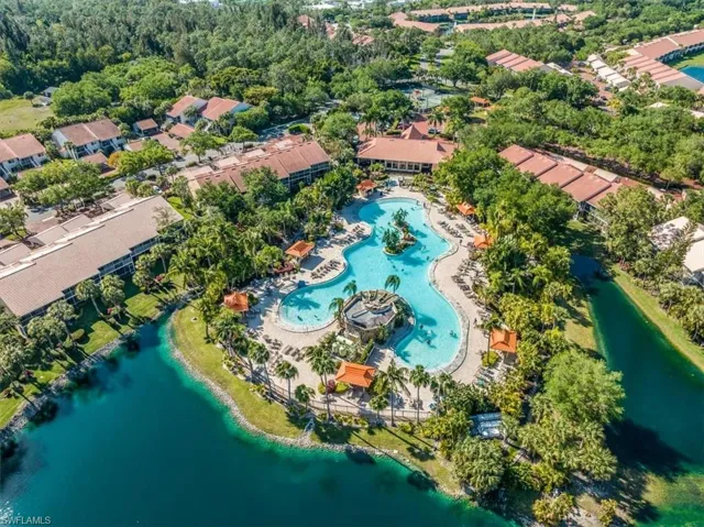 2300  Hidden Lake  DR, Naples, FL 34112