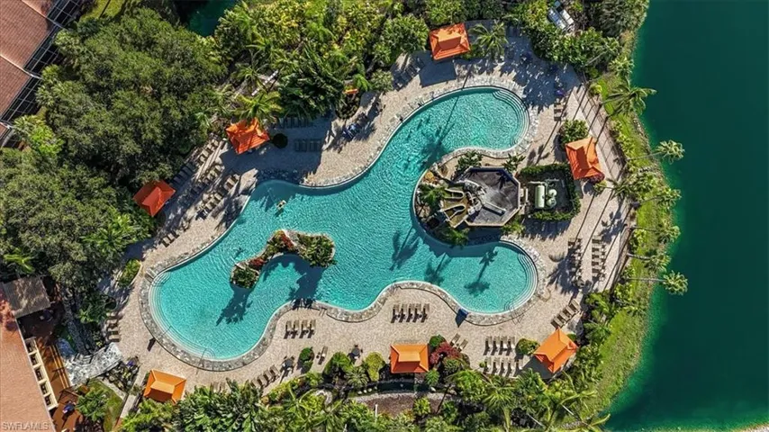 2300  Hidden Lake  DR, Naples, FL 34112