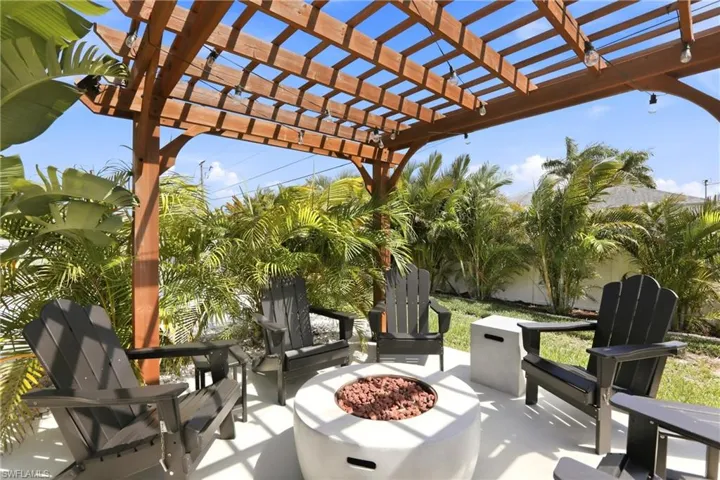 1910 Sw 39th St, Cape Coral, Florida 33914